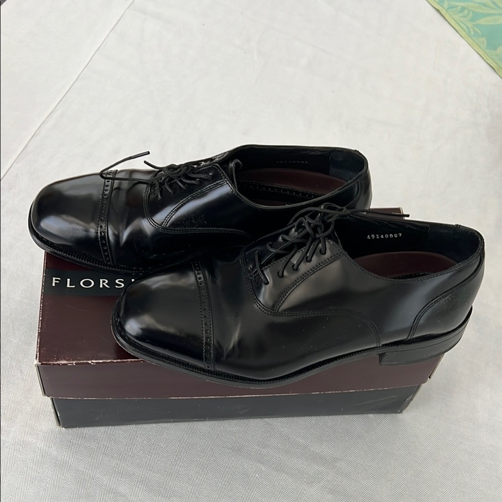 Florsheim Black Leather Cap-Toe Oxfords